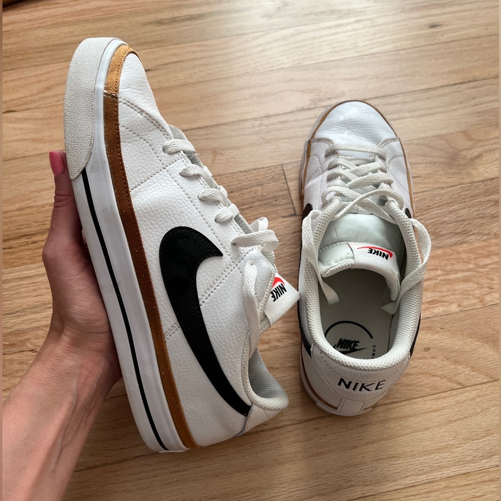 Size 10 Nike Court sneakers